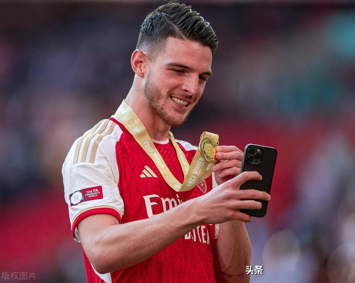 关于国际比赛日社区盾焦点战；罗马伤情更新；话题不断；赛季目标并未改变的信息